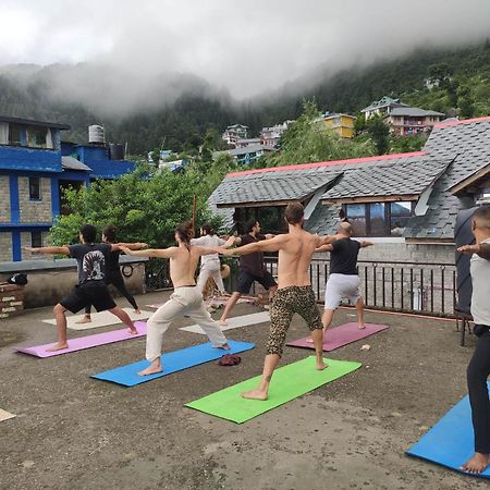 Utopia Hostels Dharamkot Mcleodganj 다람샬라 외부 사진