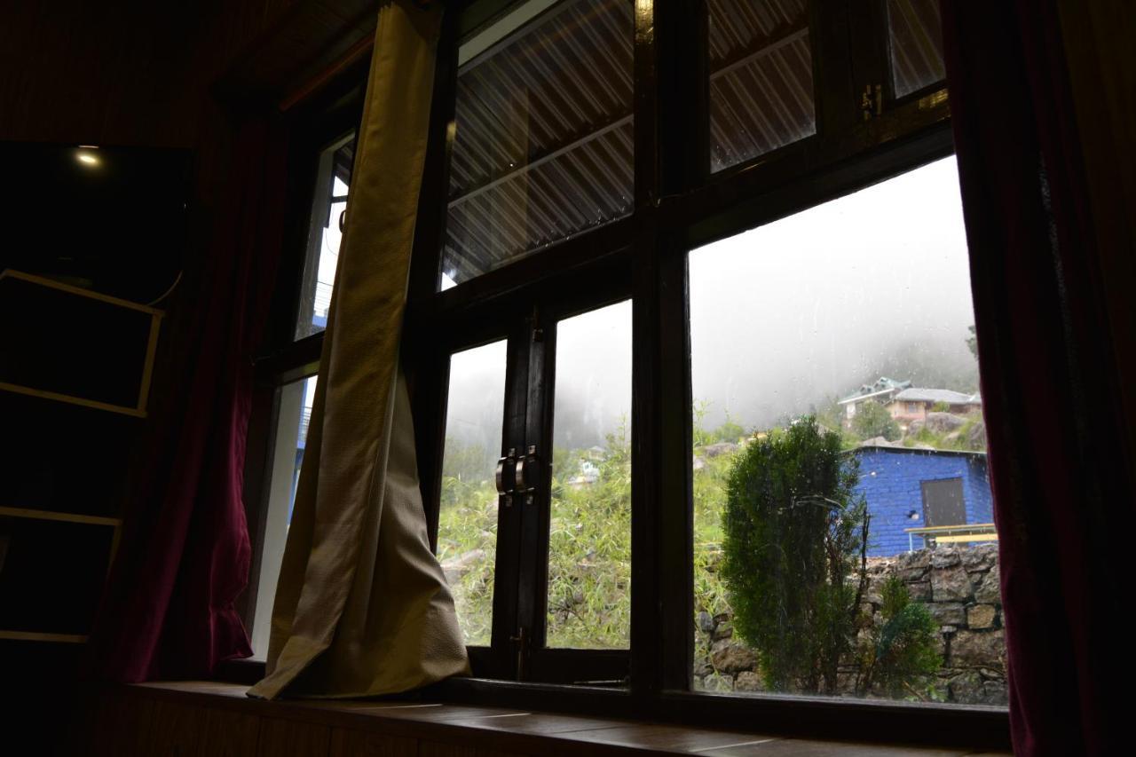 Utopia Hostels Dharamkot Mcleodganj 다람샬라 외부 사진