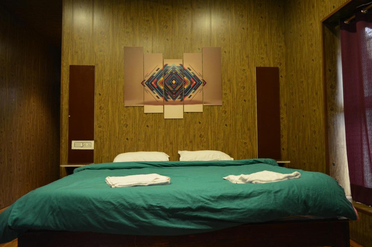 Utopia Hostels Dharamkot Mcleodganj 다람샬라 외부 사진