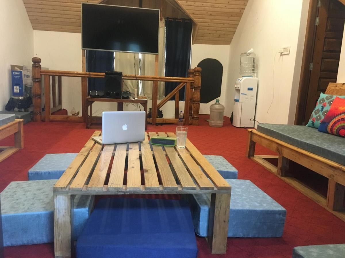 Utopia Hostels Dharamkot Mcleodganj 다람샬라 외부 사진