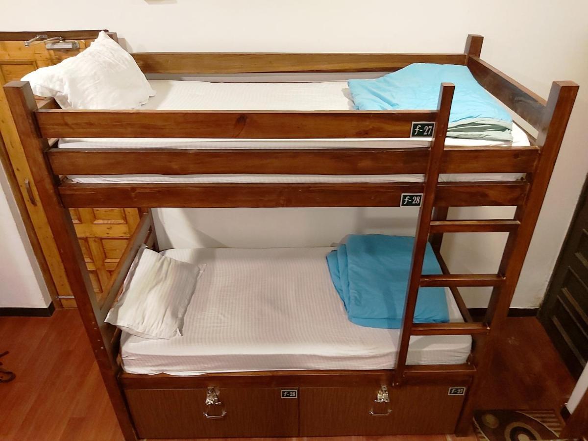 Utopia Hostels Dharamkot Mcleodganj 다람샬라 외부 사진