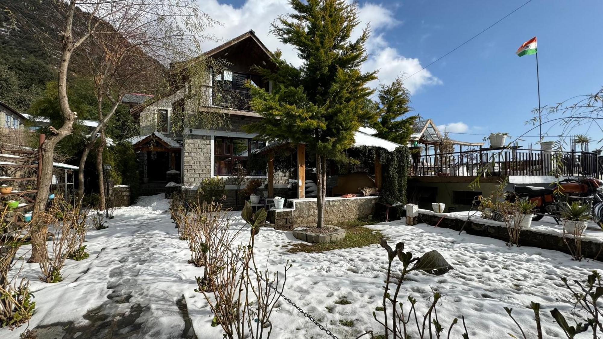 Utopia Hostels Dharamkot Mcleodganj 다람샬라 외부 사진
