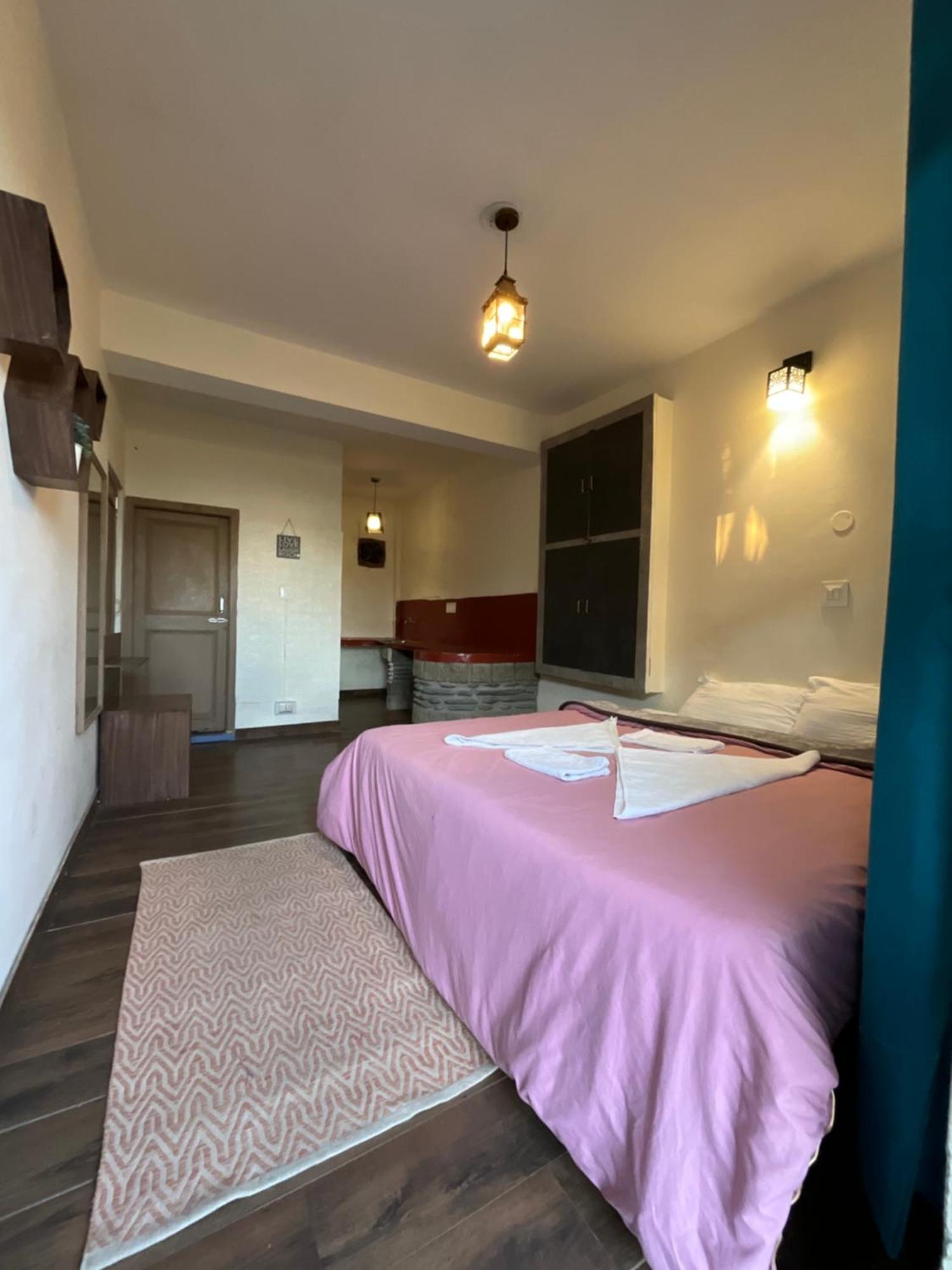 Utopia Hostels Dharamkot Mcleodganj 다람샬라 외부 사진