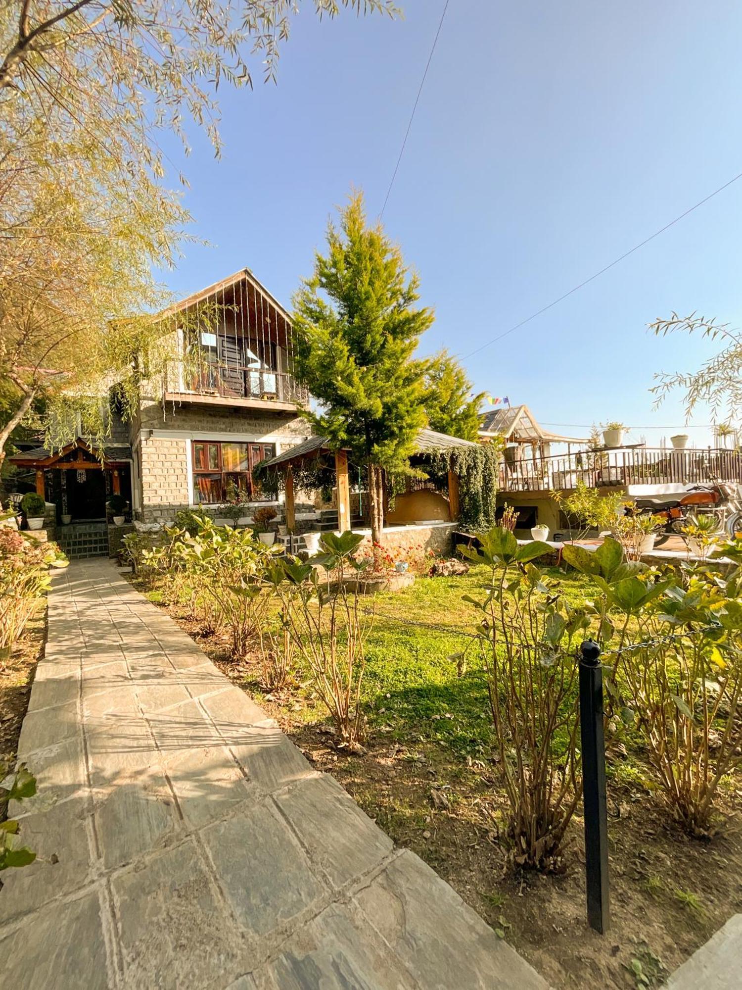 Utopia Hostels Dharamkot Mcleodganj 다람샬라 외부 사진