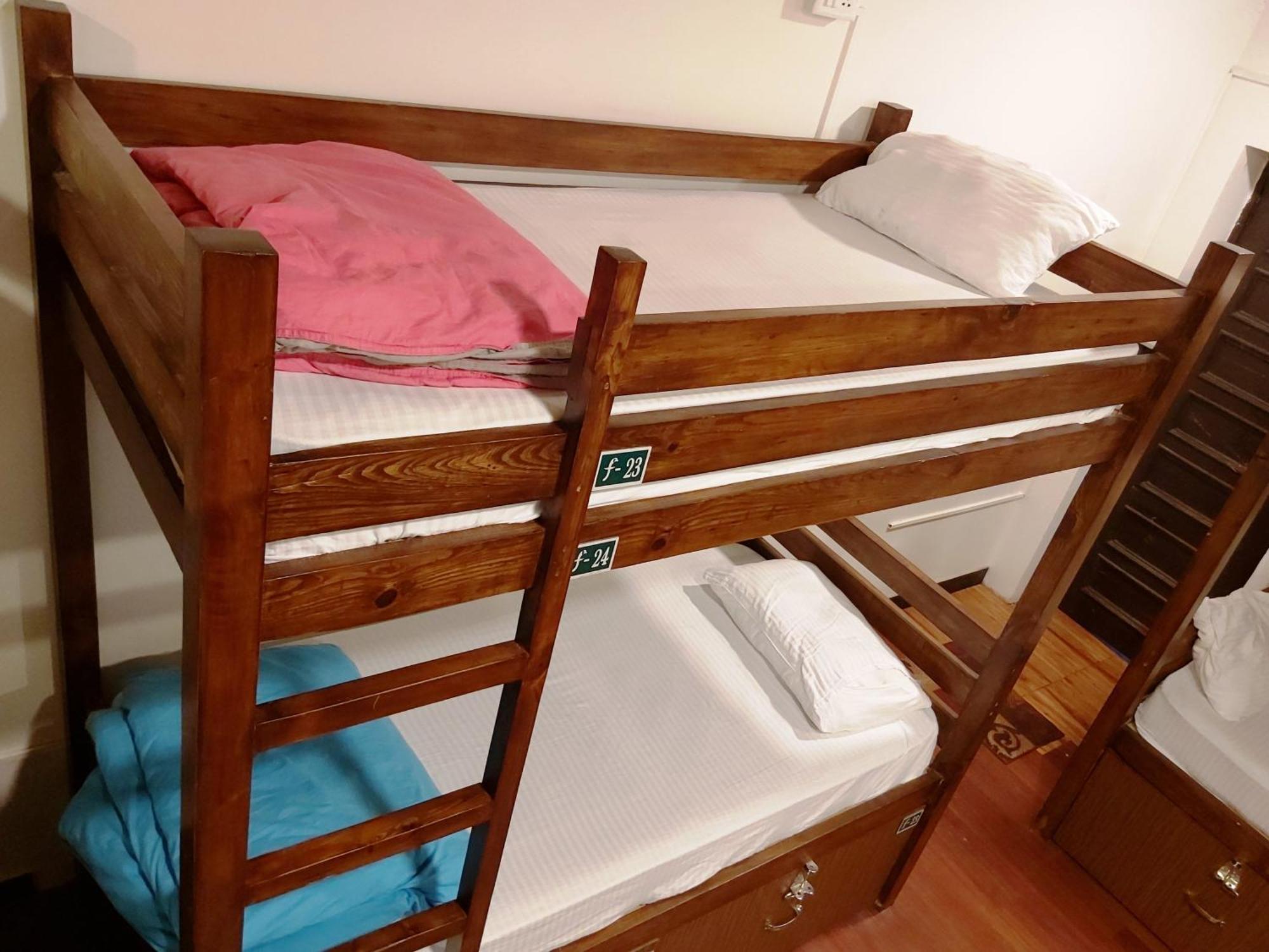 Utopia Hostels Dharamkot Mcleodganj 다람샬라 외부 사진