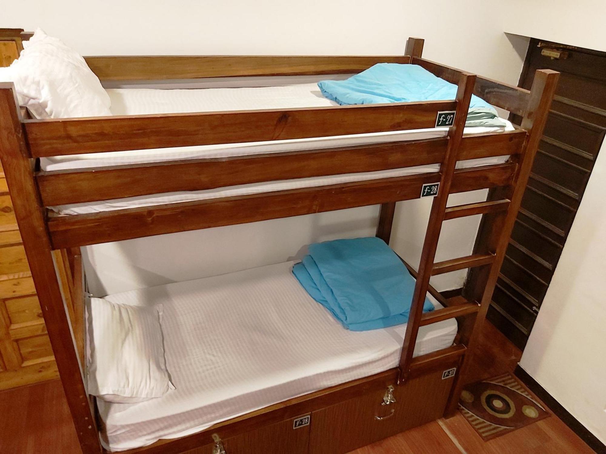 Utopia Hostels Dharamkot Mcleodganj 다람샬라 외부 사진