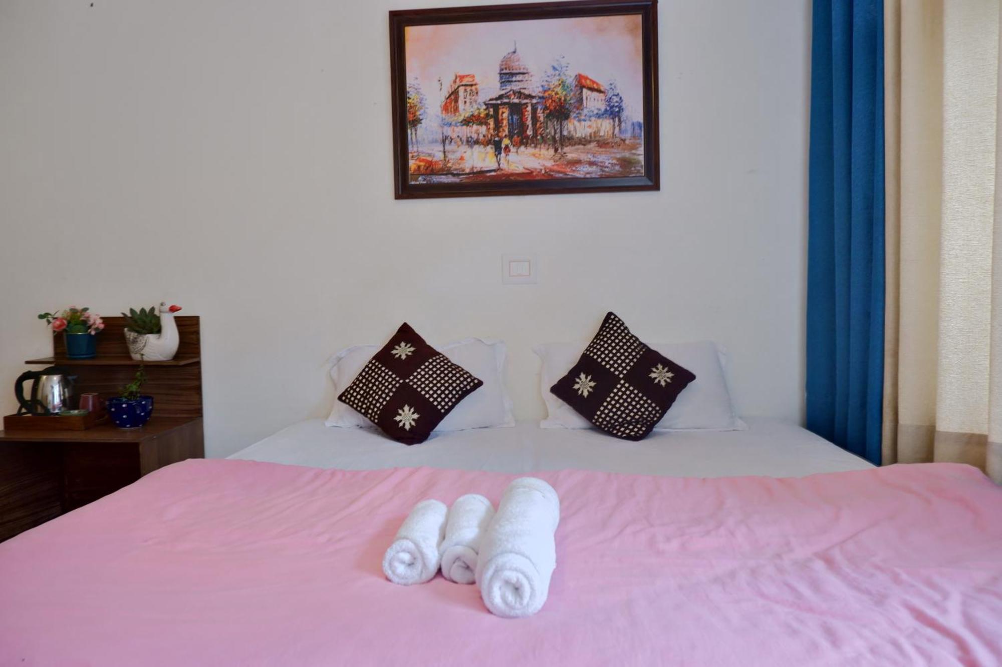 Utopia Hostels Dharamkot Mcleodganj 다람샬라 외부 사진