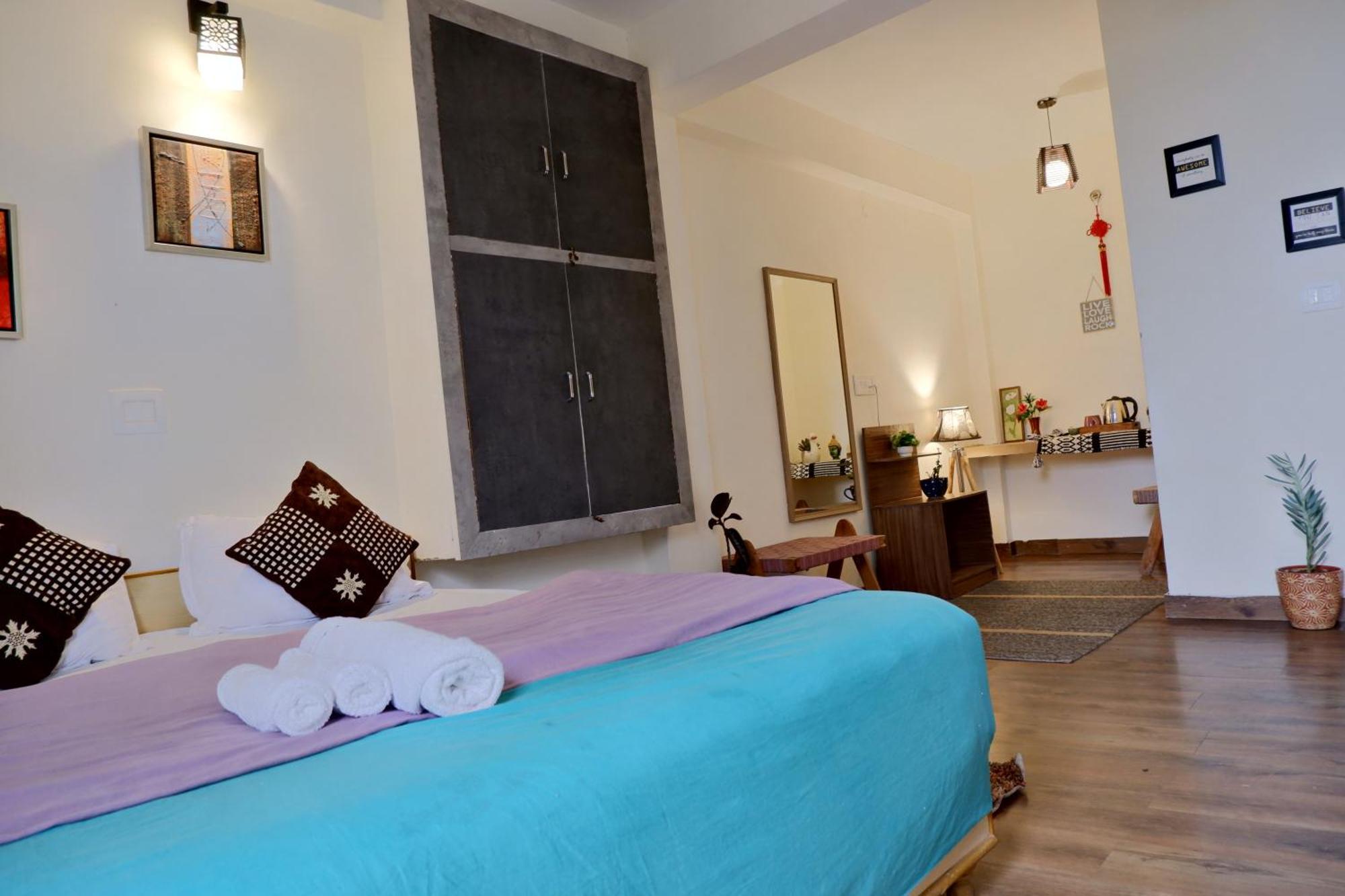 Utopia Hostels Dharamkot Mcleodganj 다람샬라 외부 사진