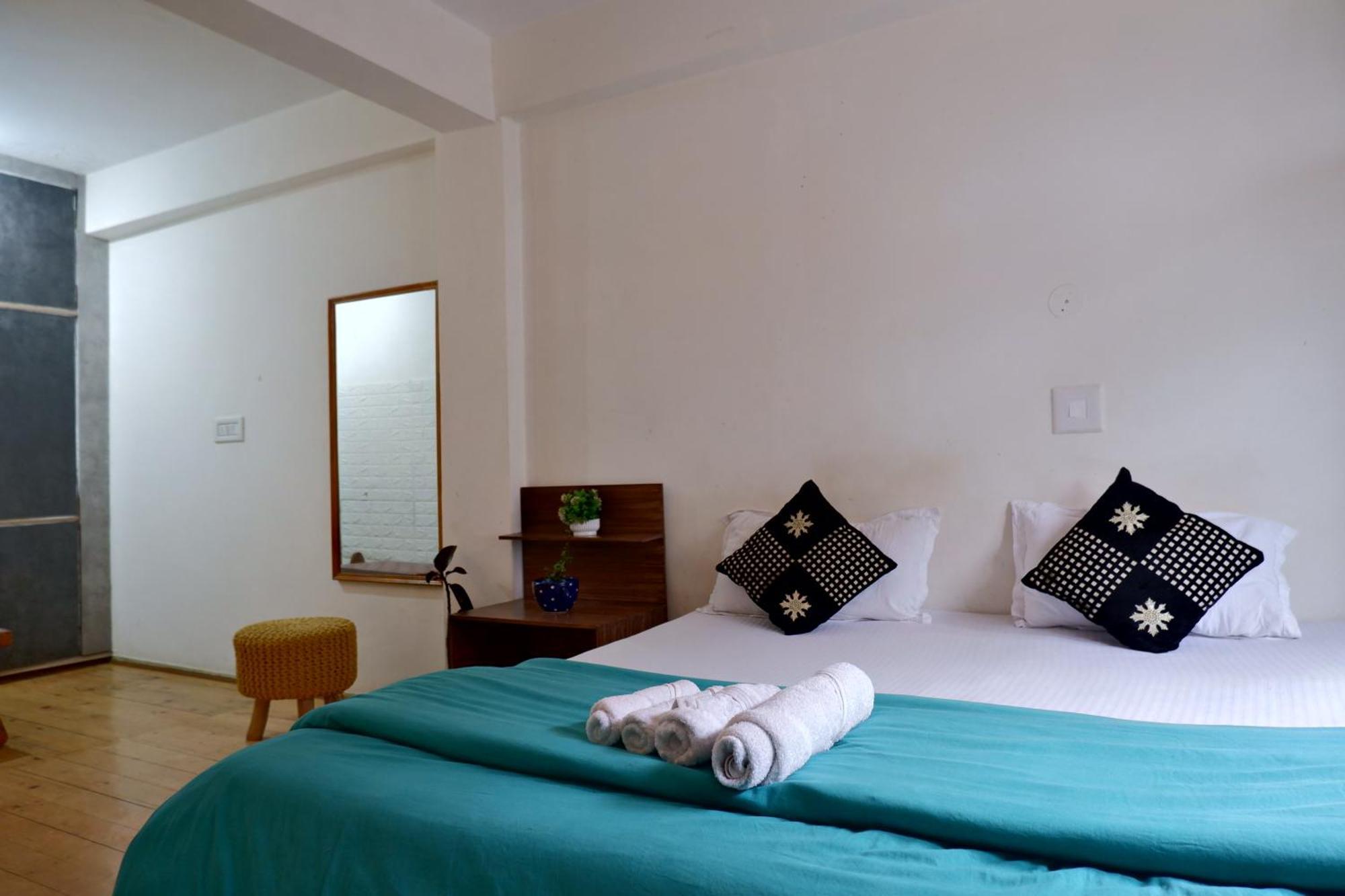 Utopia Hostels Dharamkot Mcleodganj 다람샬라 외부 사진
