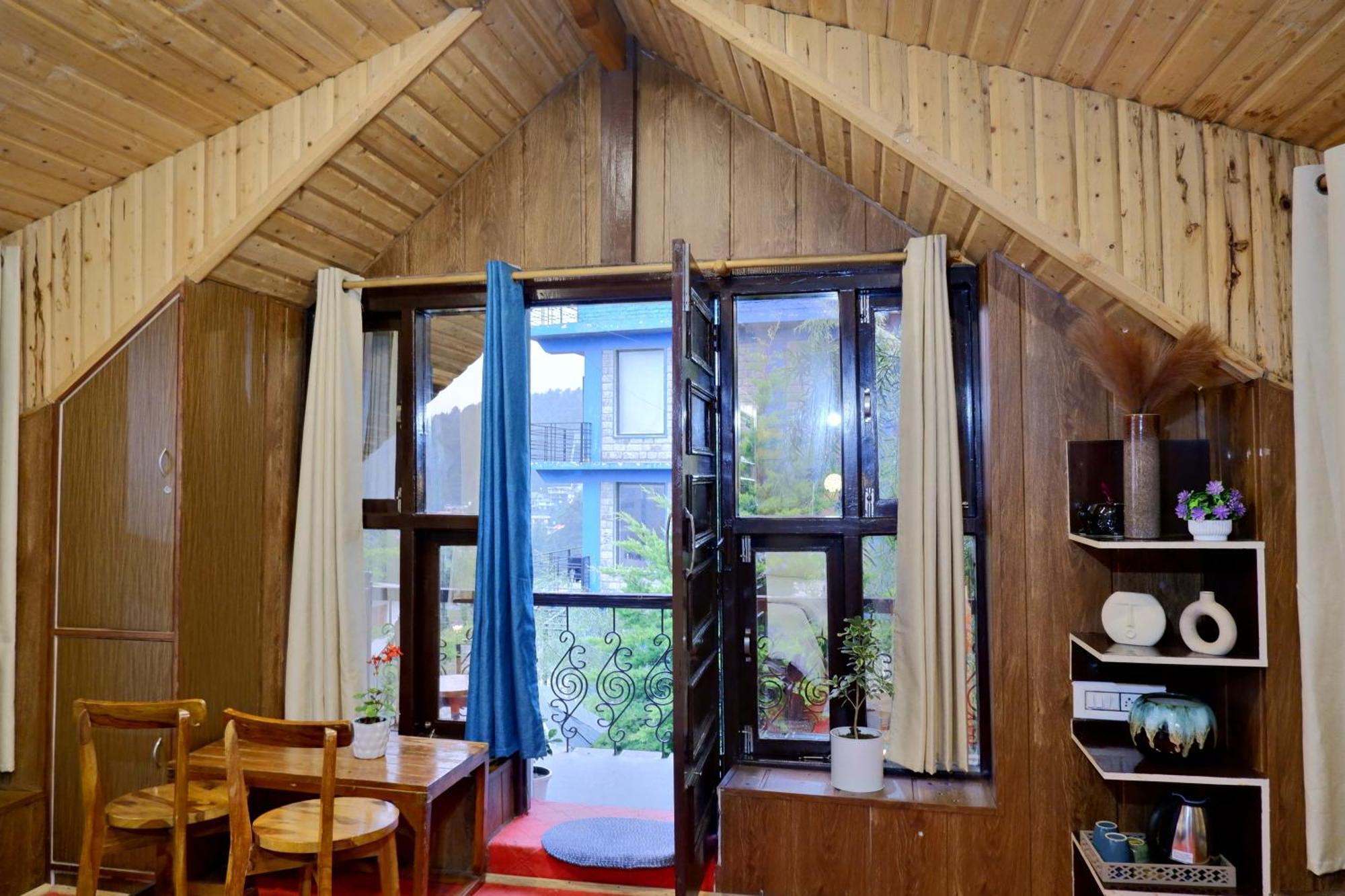 Utopia Hostels Dharamkot Mcleodganj 다람샬라 외부 사진