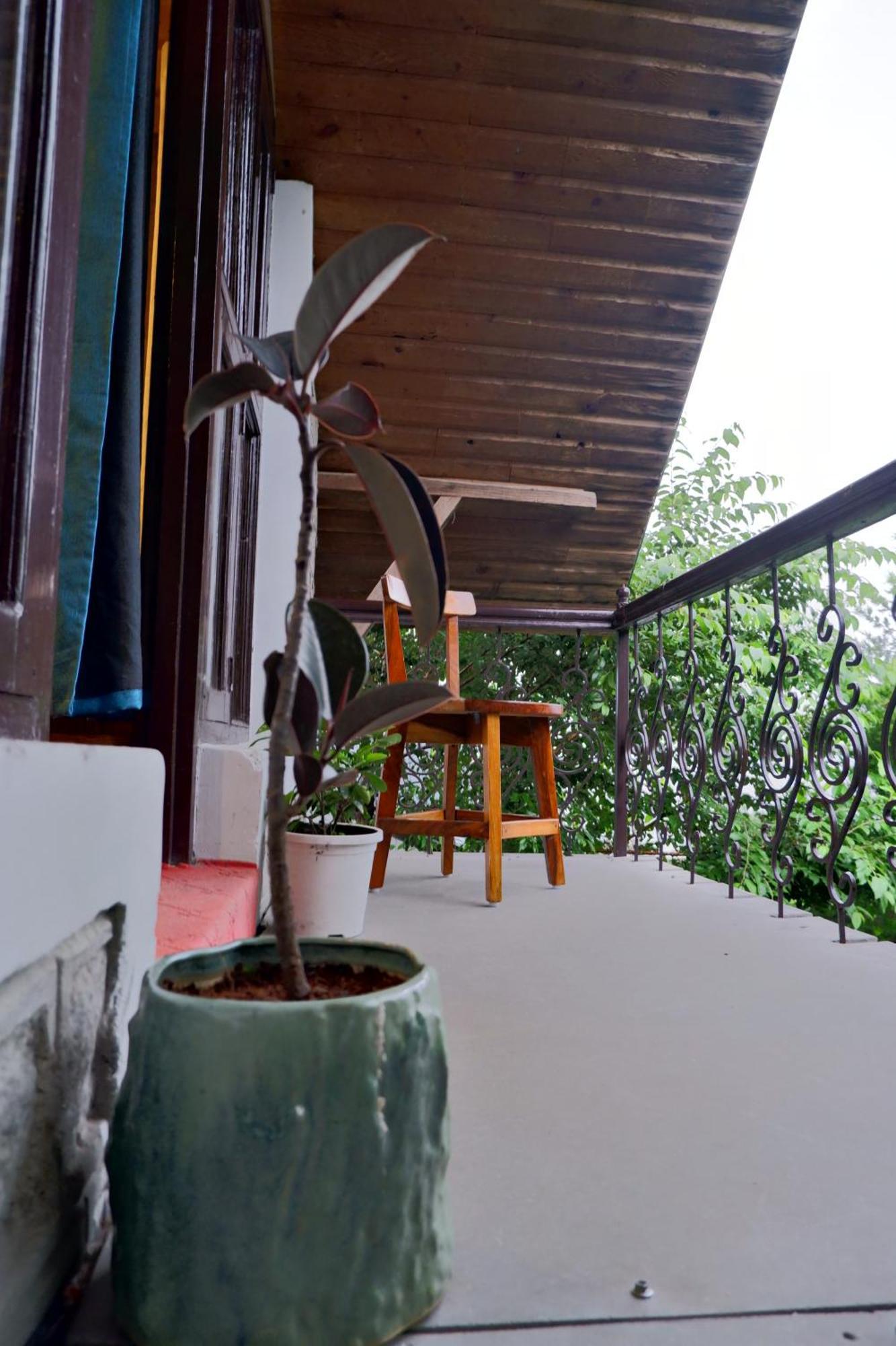 Utopia Hostels Dharamkot Mcleodganj 다람샬라 외부 사진